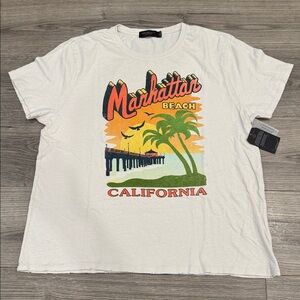 Junk Food Clothing Manhattan Beach California Distressed Looking Women’s Tee XL